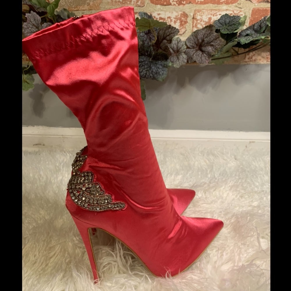 Kourtney Kardasian Pretty Little Thing Collection